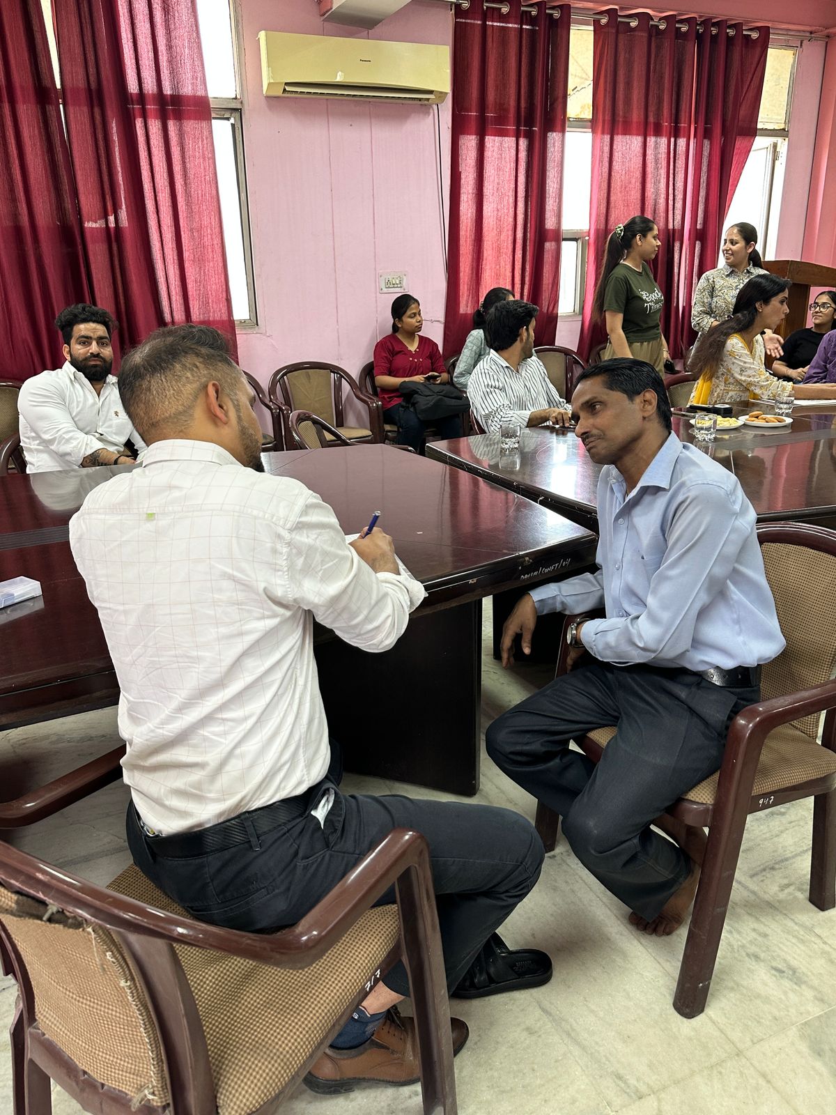 spine and orthopedic awareness camp in dav college faridabad by best spine doctor i delhi india 4